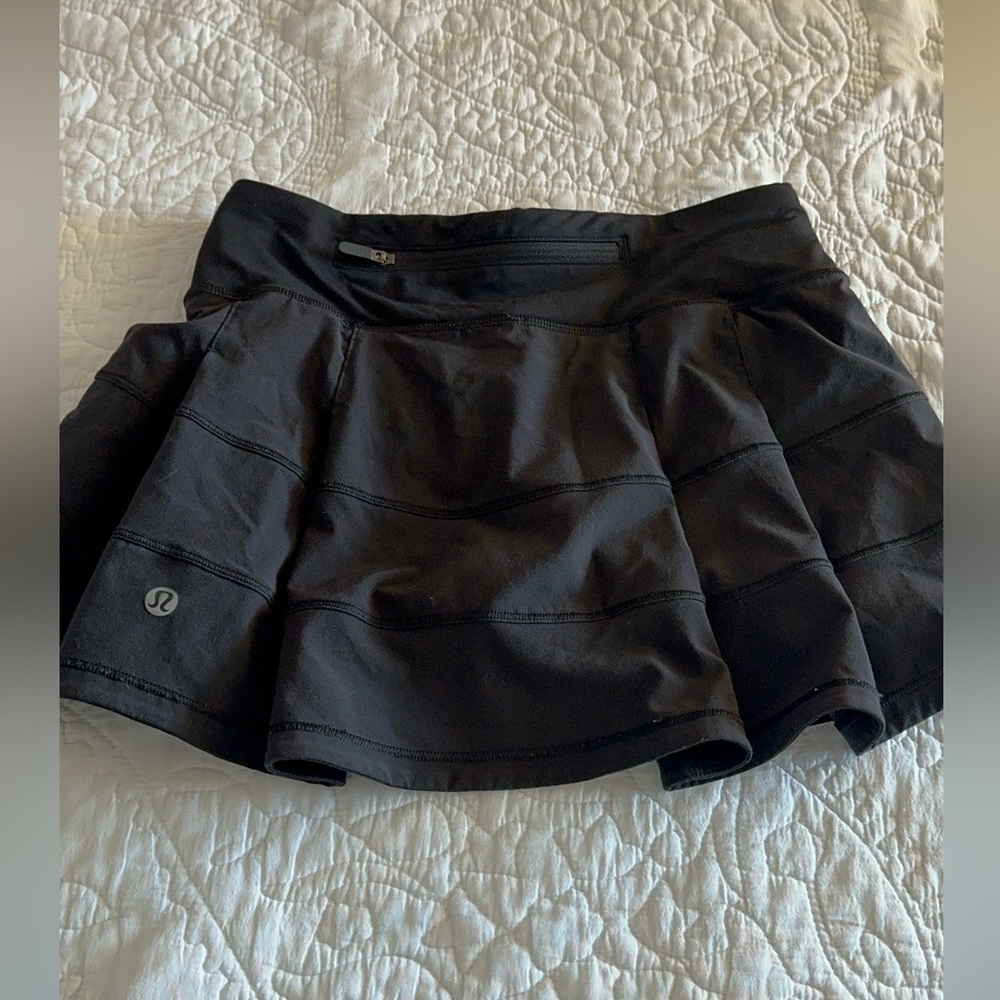 Lululemon black pace rival mid rise skirt